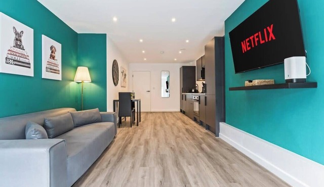 Seven Suites | Bright and Spacious Home | Book Now