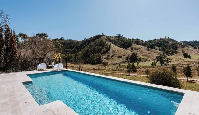 Seven Tree Hill An Enchanting Family Homestead