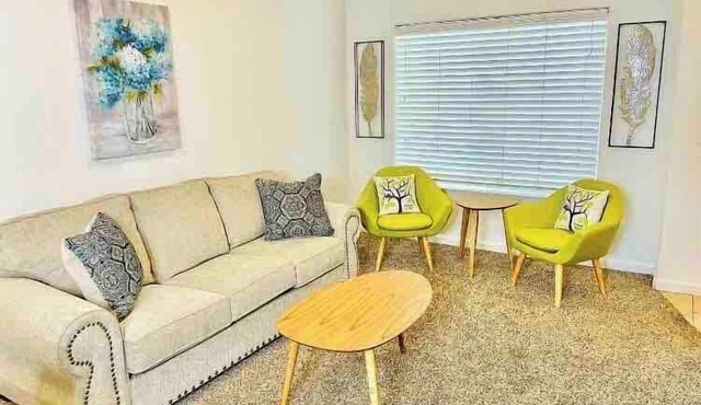 Sevenplex Breing The Entire Team/14Bd 14.5Ba/Sleeps49