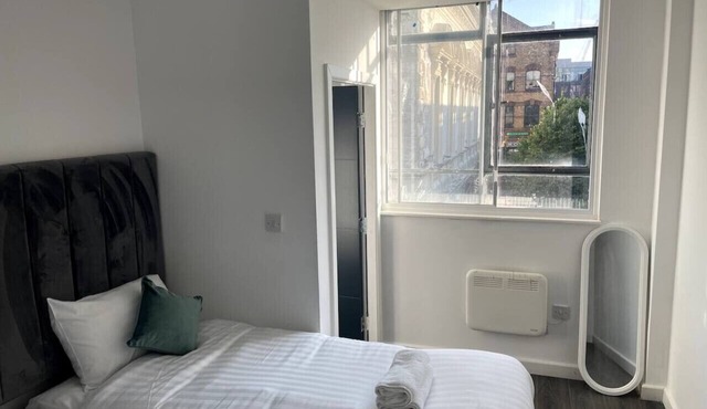 Sevenstay Bold St Apt 10