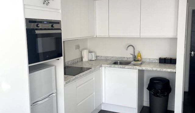 Sevenstay Bold St Apt 8