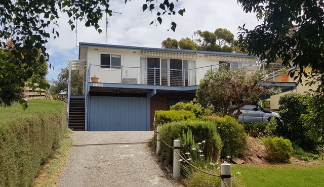 "Seventh Heaven" a family friendly holiday home. 2 levels, sleeps up to 9