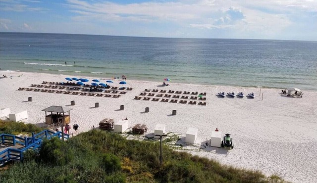 Seychelles 4th floor beach front with wi-fi Free beach service 10% WEEKLY DISCOUNT