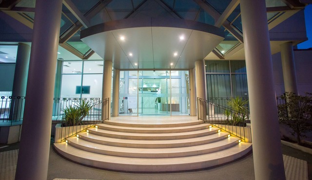 Sfera's Park Suites & Convention Centre