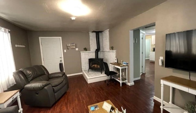 Shabby Chic Style Home - Unit A