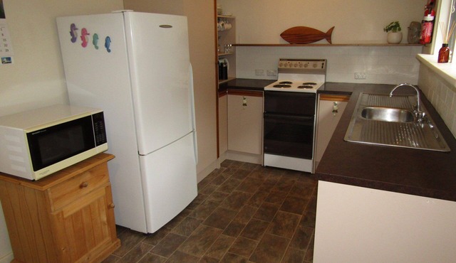 Shack 93 Beach access across the road!