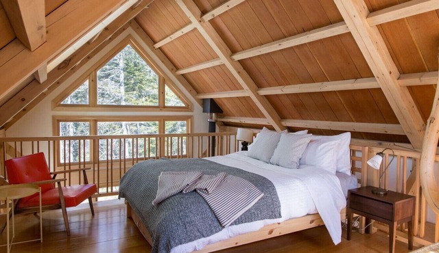 Shackup Cabin— Wood Fired Hot Tub & Near the beach