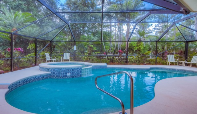 SHADEY ACRES - HEATED POOL/SPA FAST WIFI PET FRIENDLY ECO-RETREAT NEAR BEACHES