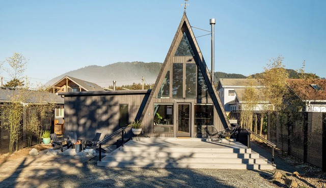 Shadow Peak A-frame by Oregon Coast Modern - Manzanita Beach