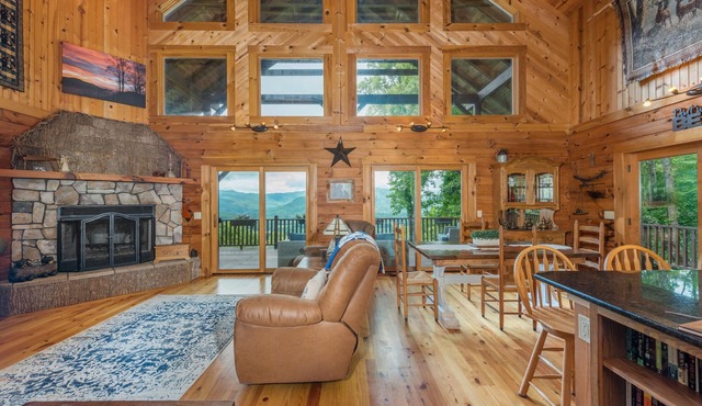 Shadow Ridge Retreat | Pet Friendly + Stunning Mountain Views