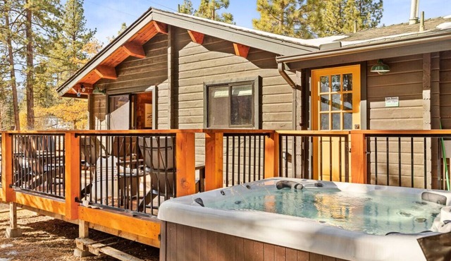 Shadow Wood Lodge, w Hot Tub near Ski Slopes