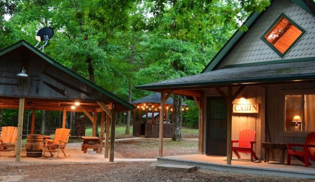 Shady Bend Cabin Located just 1 Mile from Wolf Pen Gap South Trailhead