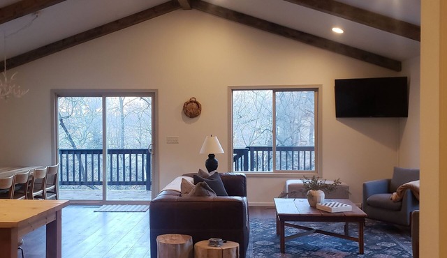 Shady Creek Cabin - Family Friendly Getaway Near Lake