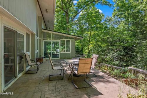 Shady Oak Retreat