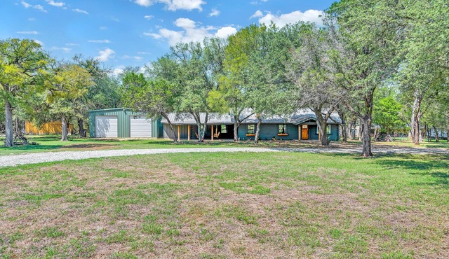 Shady Oaks Cabin- Waco/Magnolia/Baylor