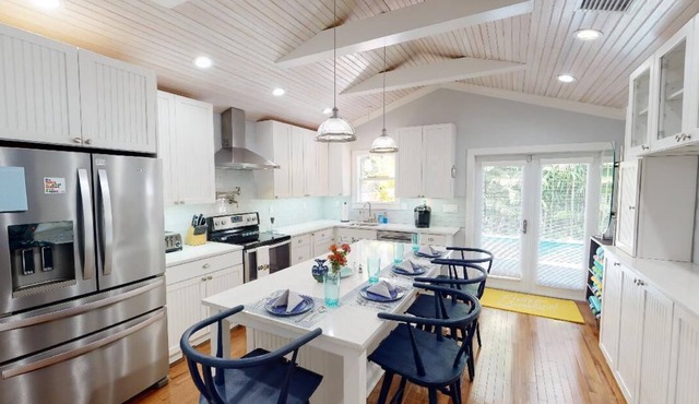 Shady Palms - Stay In Comfort - 2BD/2.5Bath - Private Pool