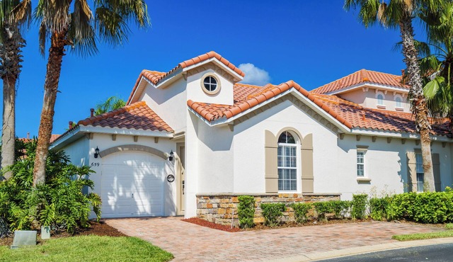 Shady Palms Villa - 3 Bedroom Luxury Villa with West Facing Pool