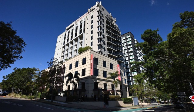 Shafston Service Apartment