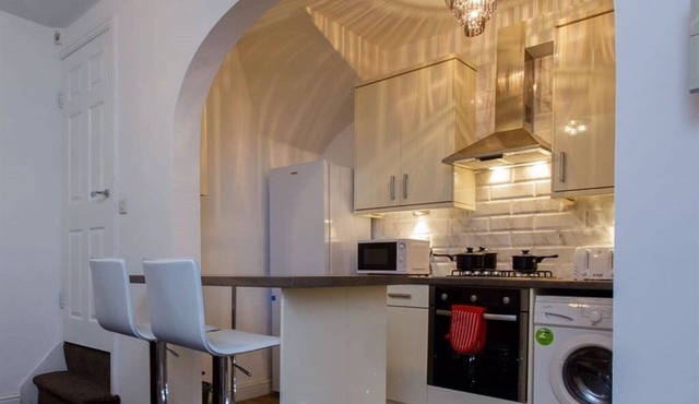 Shaftesbury Apartments