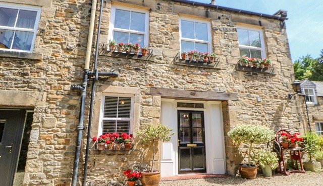 SHAFTOE MEWS, family friendly, with open fire in Haydon Bridge