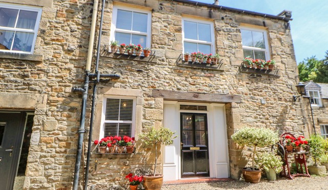 SHAFTOE MEWS, family friendly, with open fire in Haydon Bridge