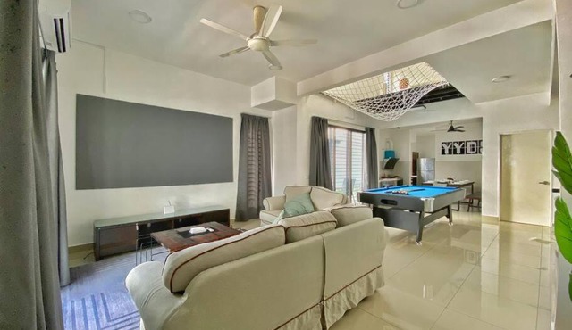 Shah Alam Setia Alam SCCC 3 Storey Semi D 13 Pax