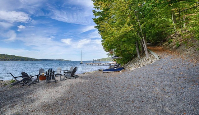 Shale Point Beach: 200' of Private Lakefront Luxury!