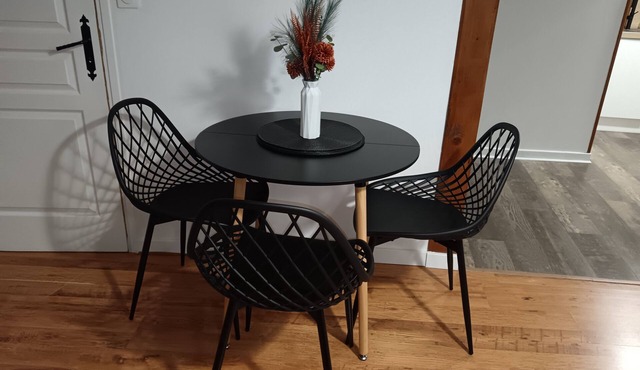 Shalom - Private Room in Shared Apartment with All Conveniences