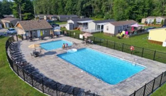 Shamrock Bay Resort 3 bedroom cottage in Muskoka