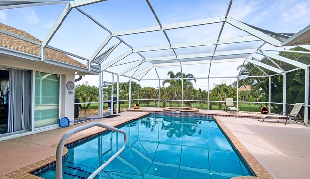 Shangri-La, full refund*, heated pool, sleeps 6