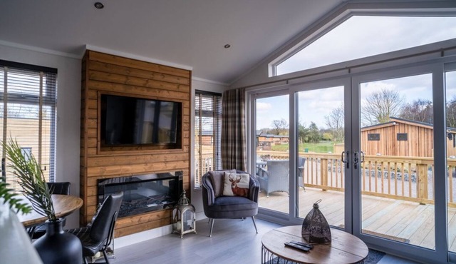 Shangri-La, Laceby Manor Resort & Spa