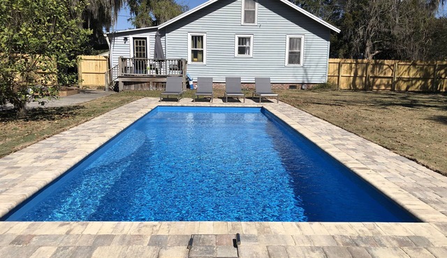 Shangri-La @ Rowland: Eclectic and Stylish Cottage