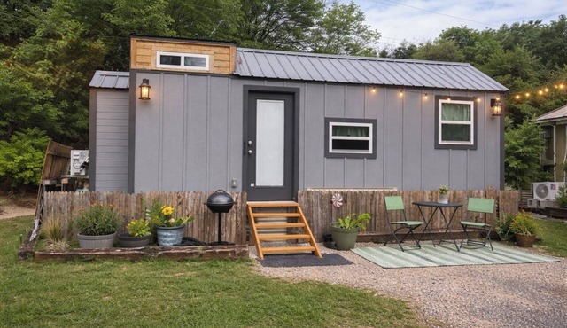 Shangri-La Tiny Home with WiFi near Winery, Lakes, and Antique Shops!