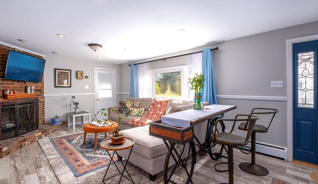 Shanti/Peace Home & Garden