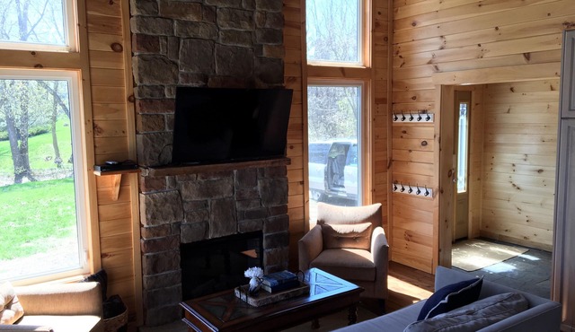 Sharbot Lake Waterfront Loft