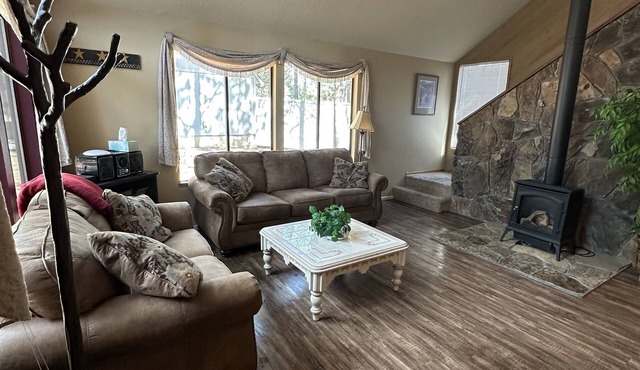 SHARC passes, Wi-Fi, BBQ, Hot tub, Tons of kids activities