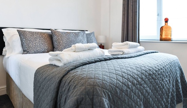 Shardlow Road - Radiant 2Bedroom Apartment equipped with a flat TV and free Wifi