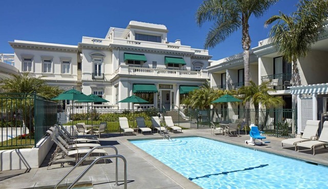 Share a Grand Experience! 4 Units Near Coronado Bridge w/Onsite Pool & Parking!