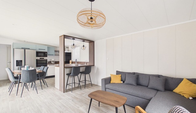 Shared heated pool, accommodation for 6