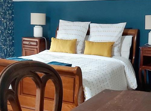 Sharecroppers Cottage with Swimming Pool