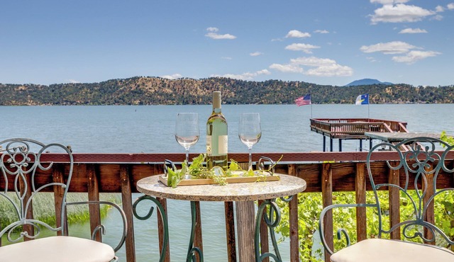 Shared Boat Dock at Clear Lake Couple’s Retreat