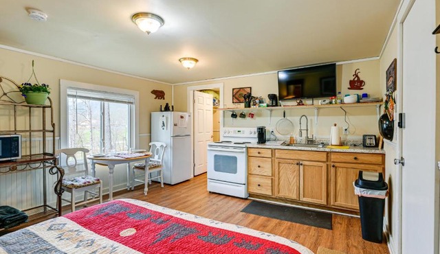 Shared Hot Tub and Fire Pit Tranquil Whittier Gem!