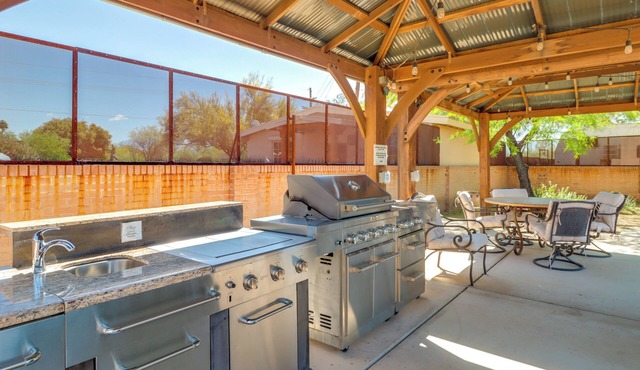 Shared Hot Tub + Fire Pit: Tucson Casita By Hiking