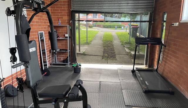 Shared house-Room in Marsfield-Simple sunny room at a quiet location