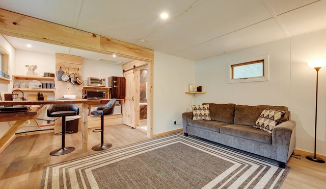 Shared Perks: Deluxe Cabin B at Elk Creek Escape!