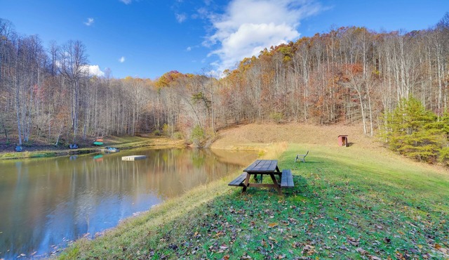 Shared Pond at Retreat in Rosedale!