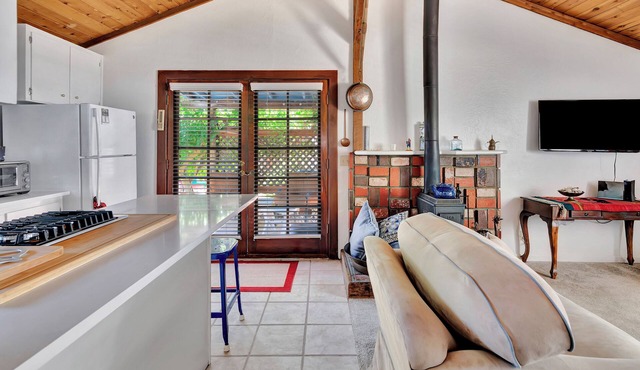 SHARI'S PLACE - UNEXPECTED CHARM; STAND-ALONE COTTAGE