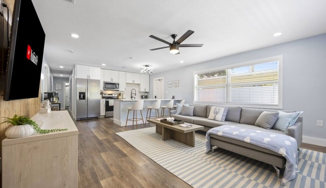 Shark Tank Cocoa Beach 2 Units 6 Per Unit Walk to Beach, Bars, & Shops