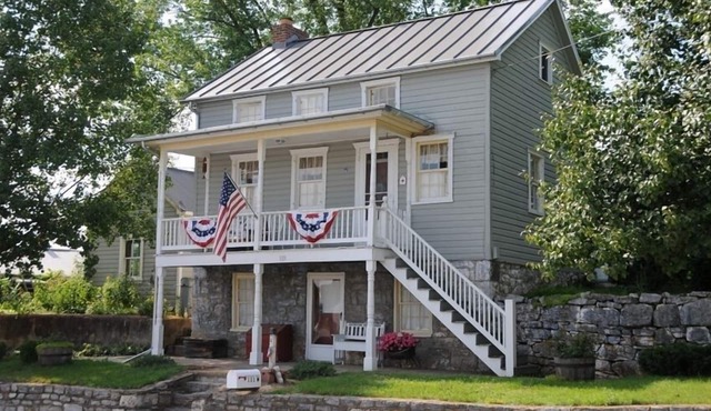 Sharpsburg Retreat-Civil War Home Near Antietam Battlefield, C&O Canal Towpath