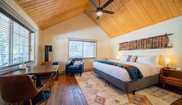 Shasta View Lodge - Cabin 5